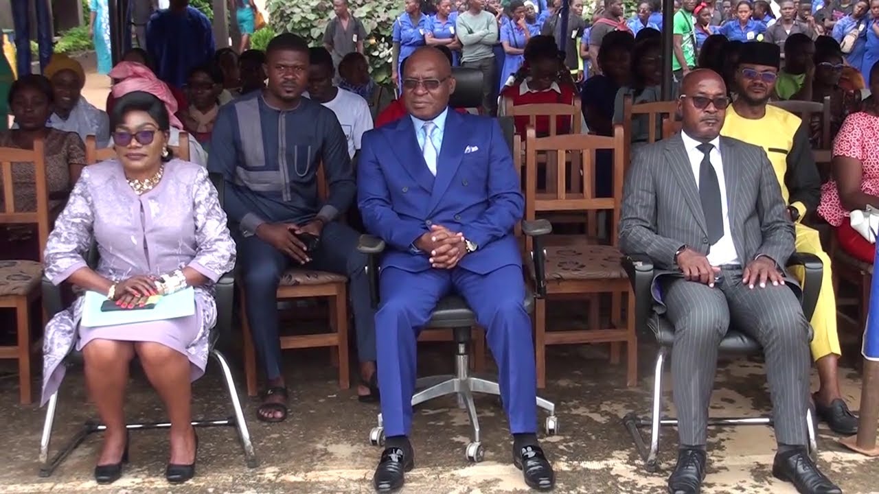 EXCELLENCE SCOLAIRE : LE LYCÉE DE BIYEM ASSI PRIME LES MEILLEUR