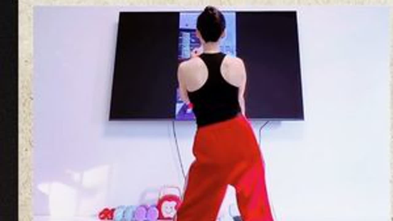 腰腹燃脂健身操 #每日运动打卡 久坐办公室的，大肚腩顽固游泳圈的跟练起来，甩掉大肚腩一点都不难，跟上节奏动起来吧！跟练视频：攀攀运动。#瘦肚子 #我在抖音聊运动 #燃脂塑型  #瘦侧腰