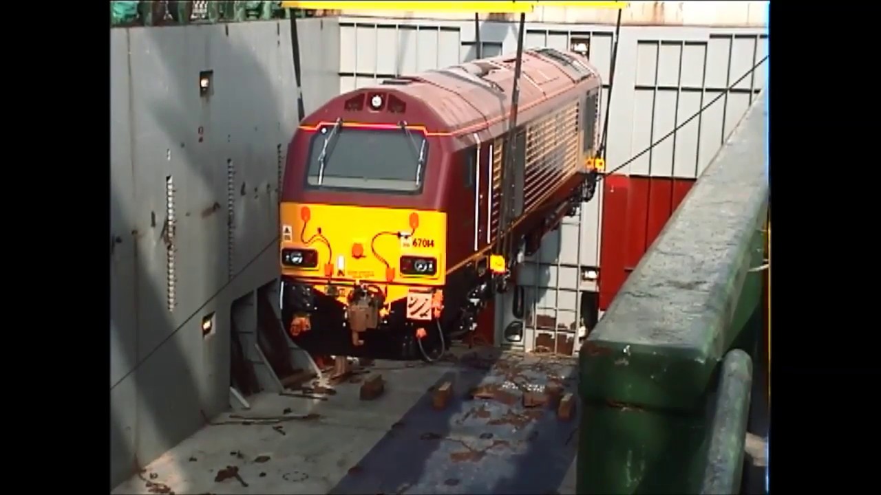 Unloading new class 67 at Newport Docks March 10th 2000