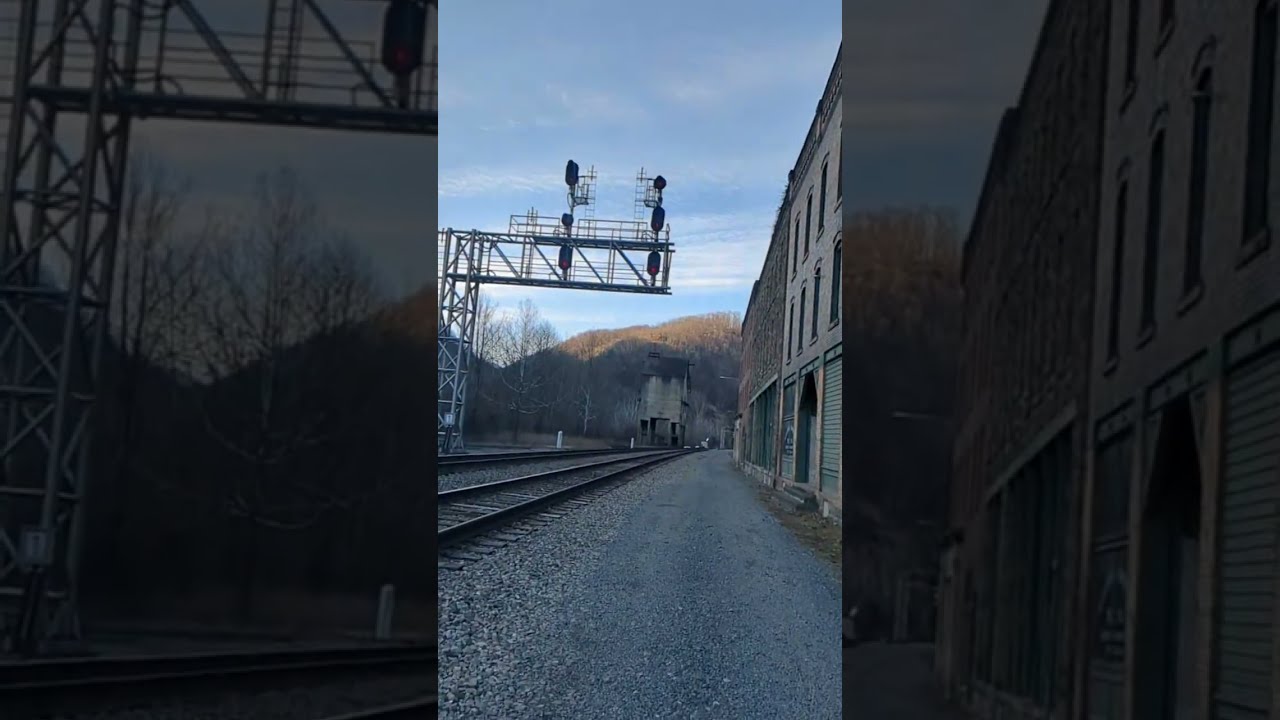 Waldo's Trains is live! from Thurmond wv