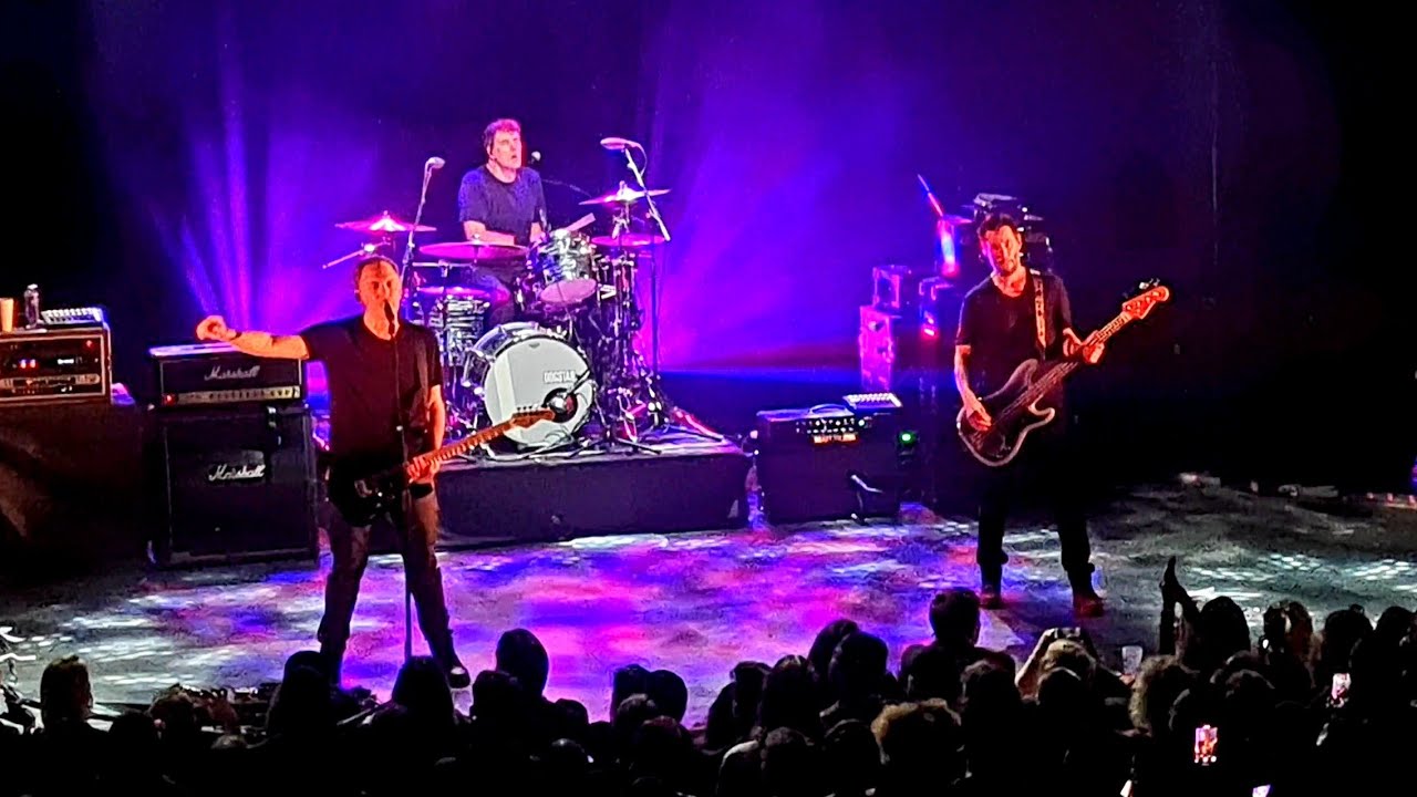 Dogstar (Keanu Reeves) - Just Like Heaven (The Cure) + Shallow Easy, live, Paris, 2024