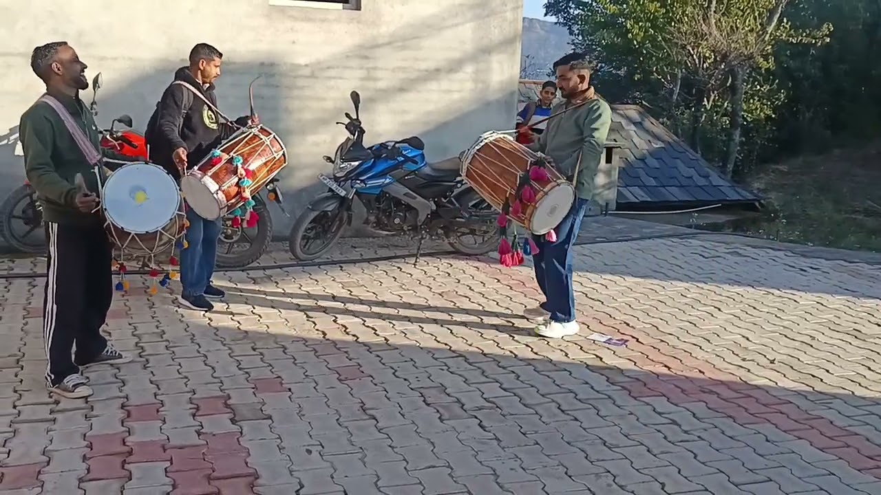 Punjabi Dhol की आवाज़ पर झूम उठो! 🎶 इस वीडियो में देखें Dhol की अद्भुत धुन! #DholLove #मुसिकलाइफ 