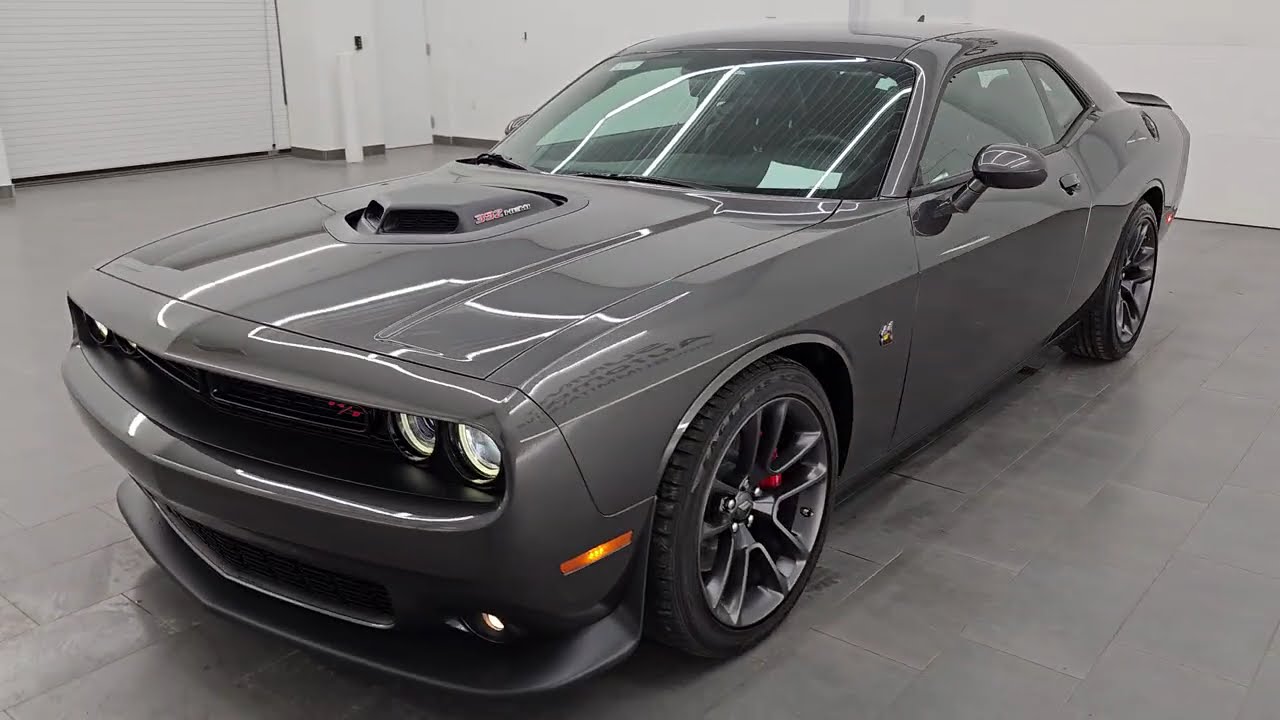 Dodge Challenger R/T SCAT Pack Shaker 2020 года, 6-ступенчатая механическая коробка передач, обзо...