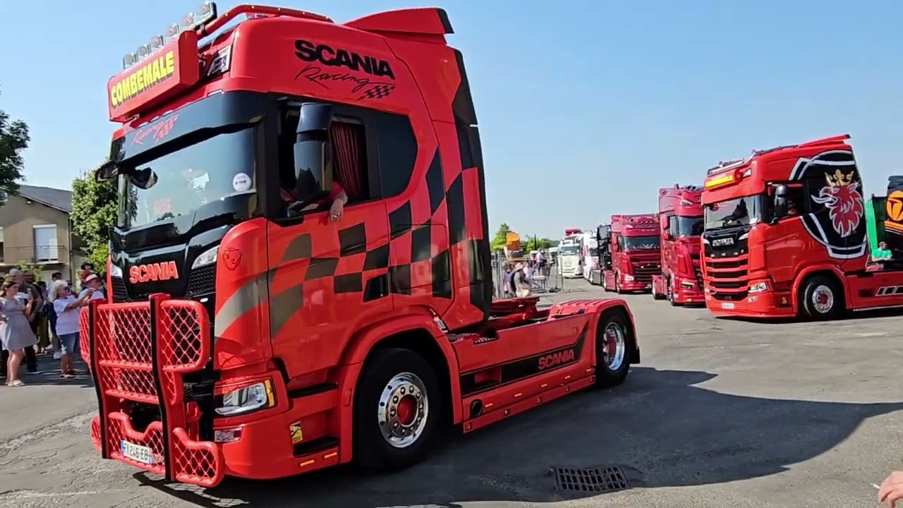 Truck Show Laissac 2024 - Parade en ville