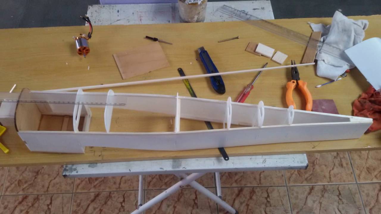 Construção aeromodelo