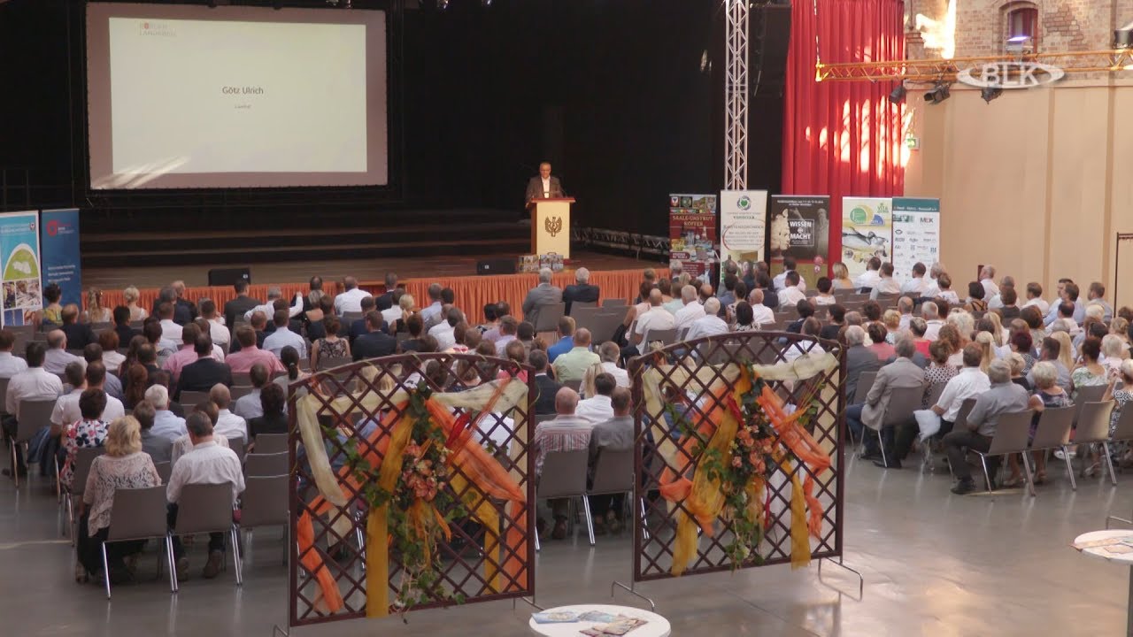Sommerfest der Netzwerke Freyburg Sektkellerei Rotk&auml;ppchen Lichthof