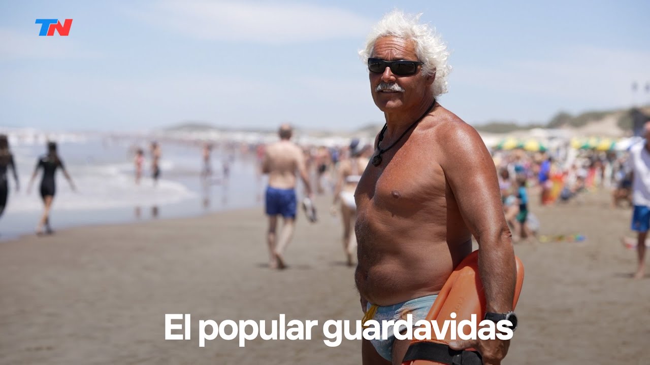 Ronco, el “rolling stone” de Cariló: es guardavidas y vive en una combi frente al mar