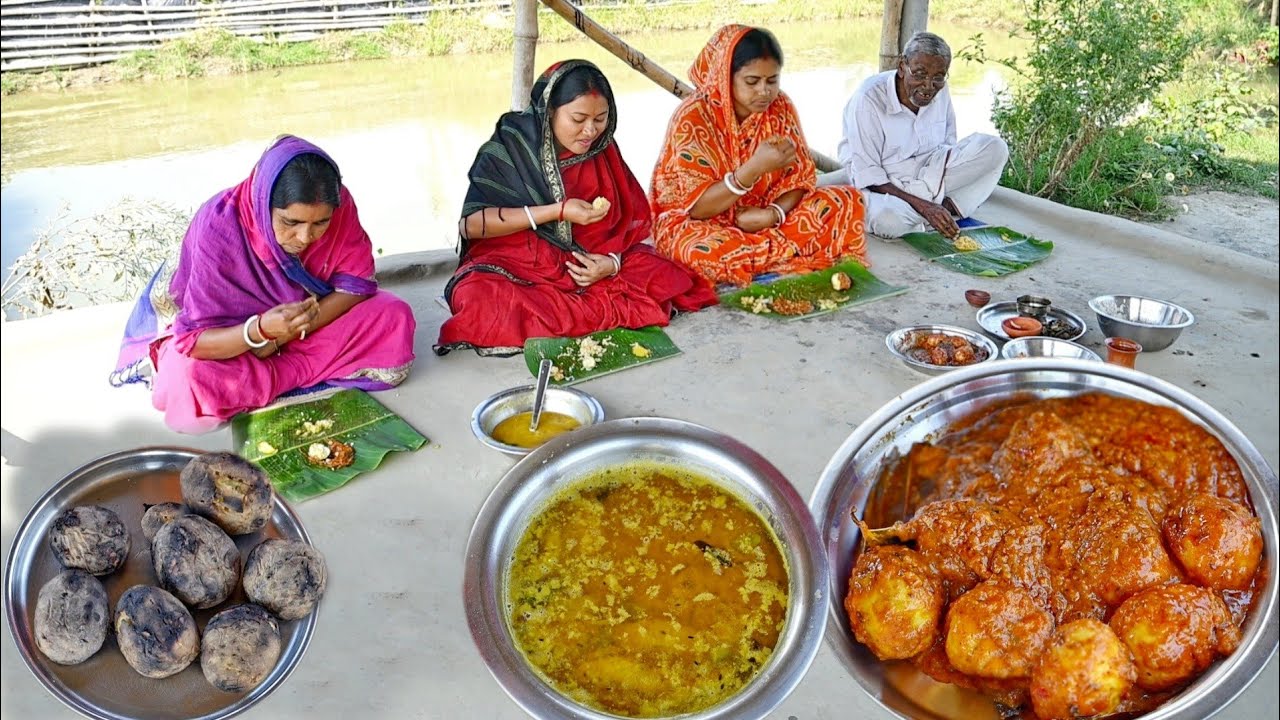 কাঁচা আম দিয়ে টকডাল, ডিমের কারি আর পোড়া আলুর ভর্তা অনেকদিন পর একদম নতুন স্বাদে খাওয়া দাওয়া হলো