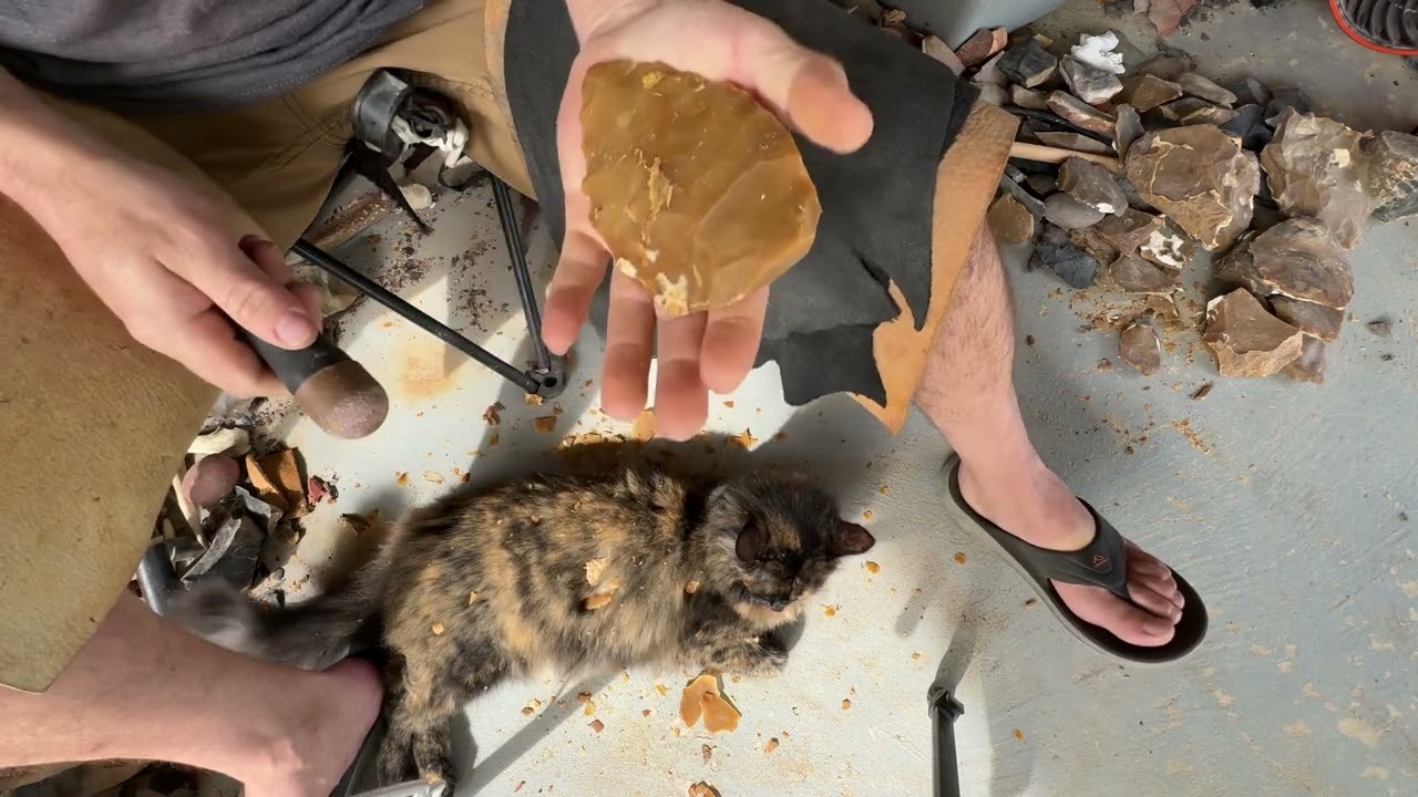 Flint Knapping a lost lake from Flint River Chert