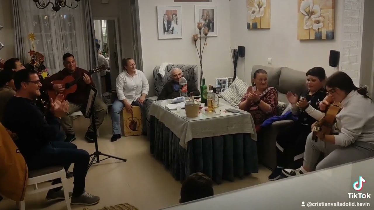 Cristian el niño de los vivas en navidad