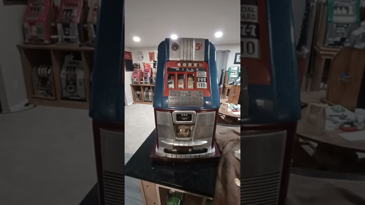 Mills 777 Hightop slot machine