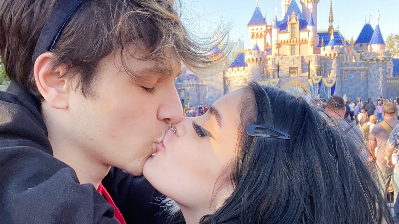 ROSALBA mi REGALA una GIORNATA  a DISNEYLAND!!!