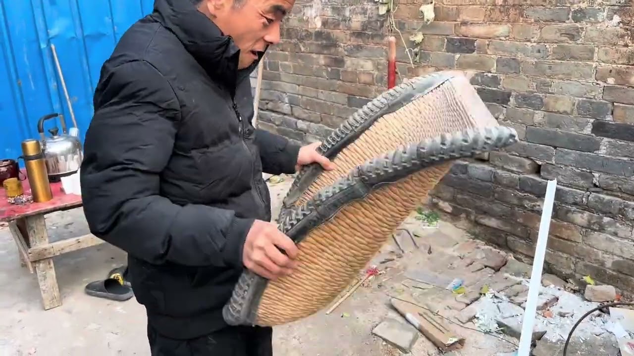 树杭红伟从坑里推出来个古董！今天用古董做个地方美食 芝麻盐！ #我的乡村生活 #农村美食