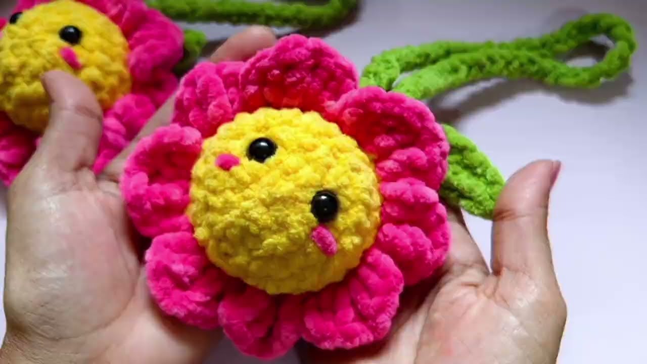 DIY Cute Smiling Crochet Flower Hanging 🌸 | Easy Velvet Yarn Tutorial @dhanashreemhase15 