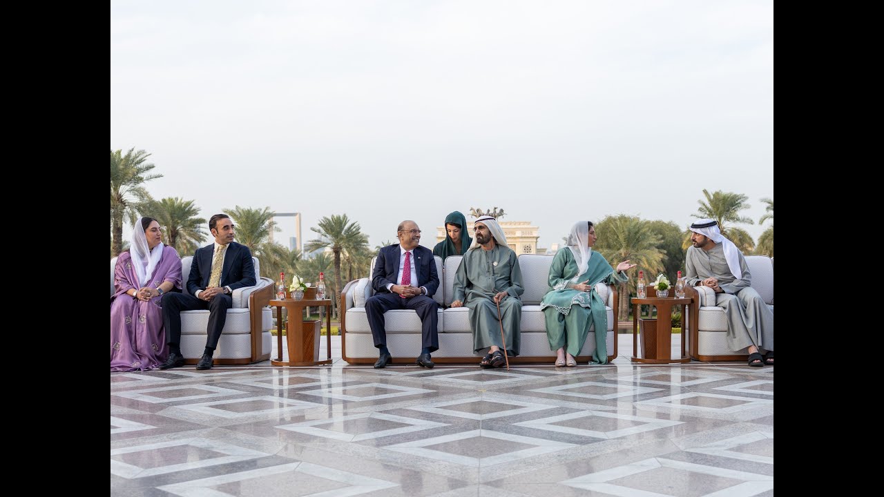 محمد بن راشد يبحث مع رئيس باكستان العلاقات الثنائية وسبل تعزيز التعاون المشترك في مختلف المجالات