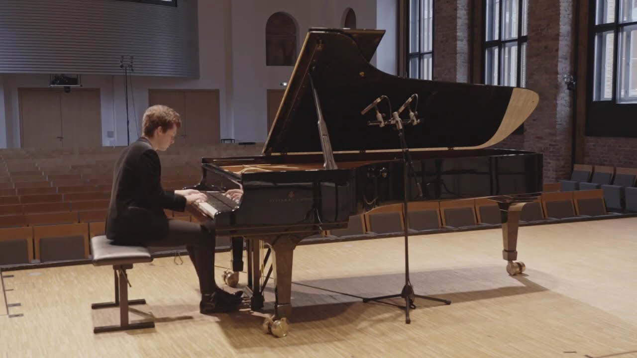 F. Schubert: 3 Klavierstücke D. 946 - Nicolas Absalom