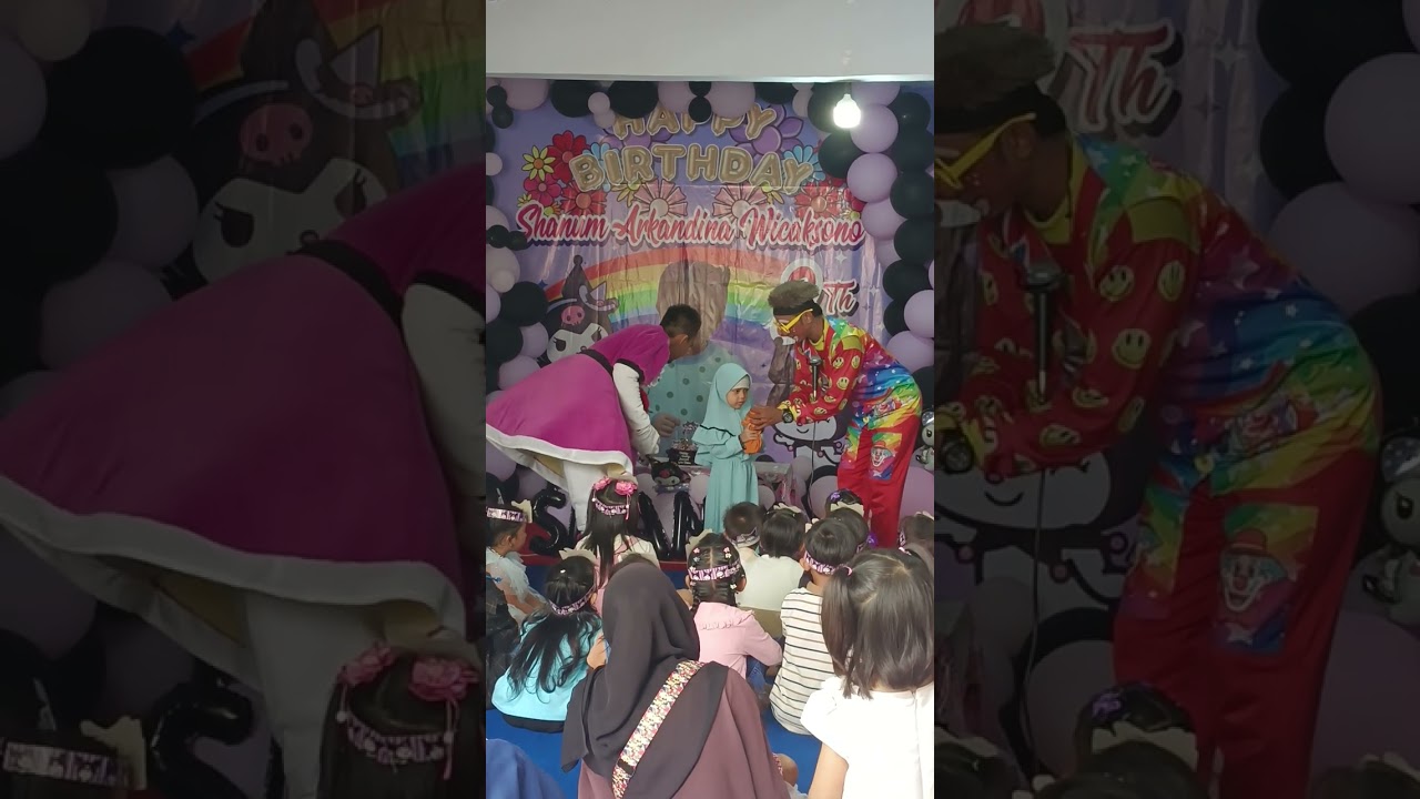 Kakak keyla jg ditunjuk badut saat ultah shanum.Wah kebetulan bgt kakak2nya Arthur bs ditunjuk badut