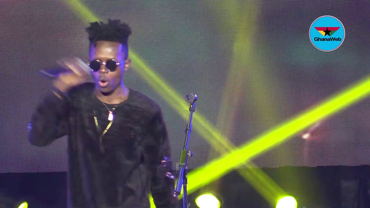 Стронгмен исполняет «Don't Try» на MMC Live