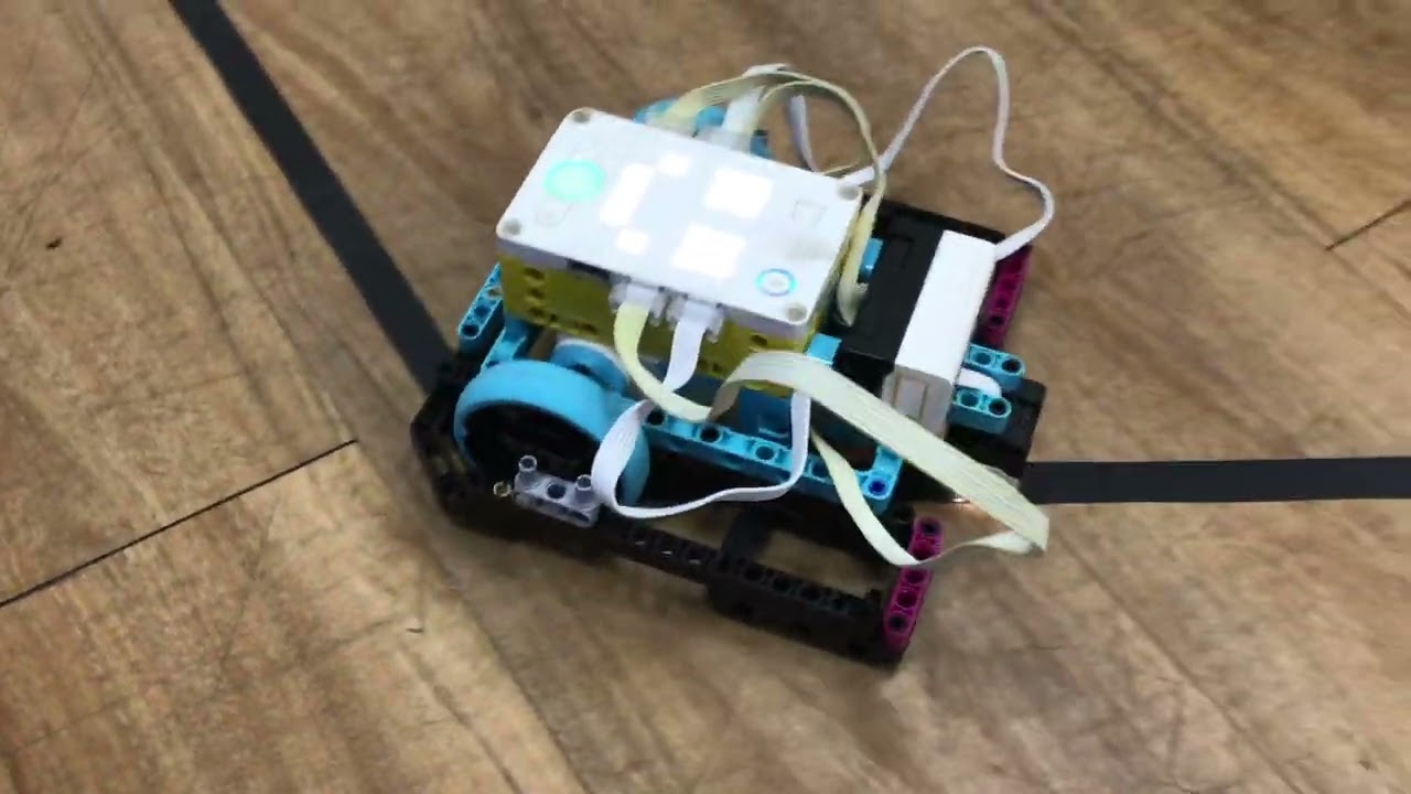 Lego Spike Prime line following robot