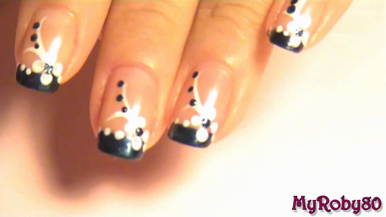Nail Art Tutorial  1 •  Blu & White Flower