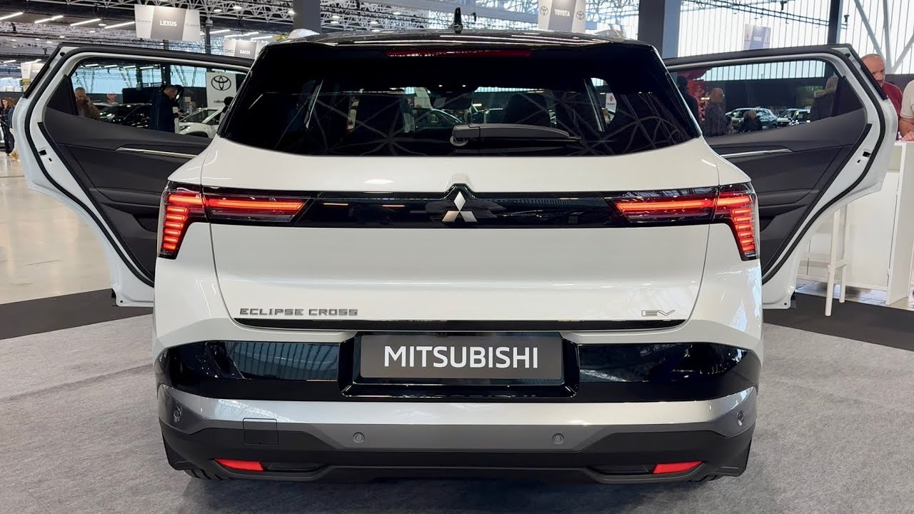 MITSUBISHI ECLIPSE CROSS 2026 - PRACTICALITY, AC controls, trunk, rear seats