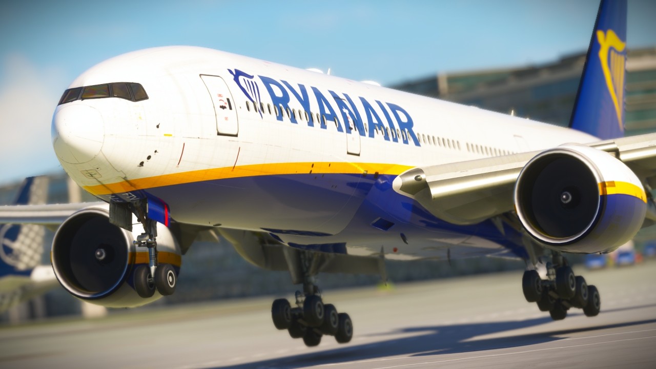 INSANE Boeing 777 Landing at Detroit Airport in Heavy Winds?