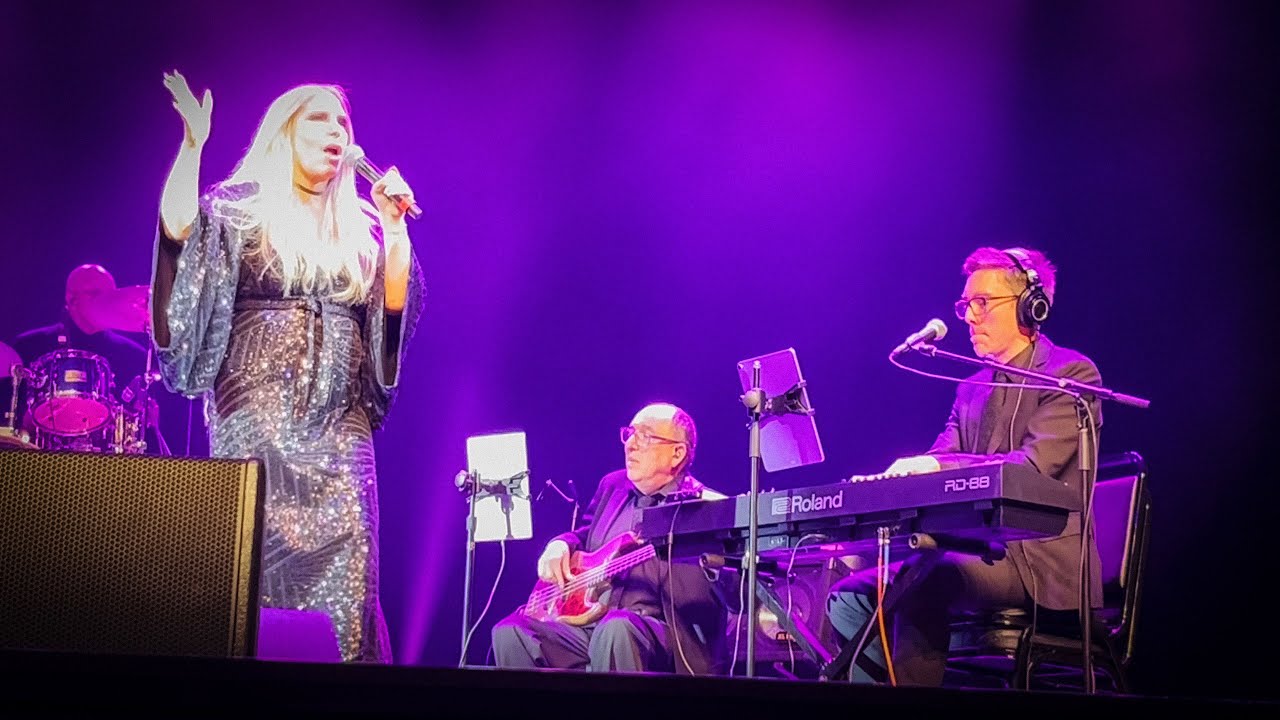 “People” Songbird Barbra Streisand Tribute