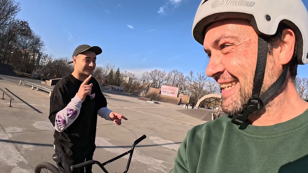Game of B.I.K.E Mario - Slavi  BMX Марио срещу Слави игра на Байк
