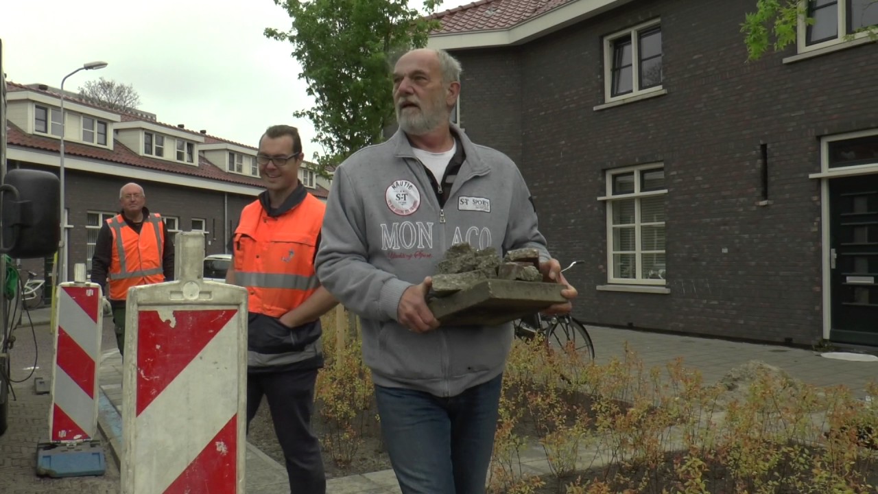 Tegel eruit plantje erin