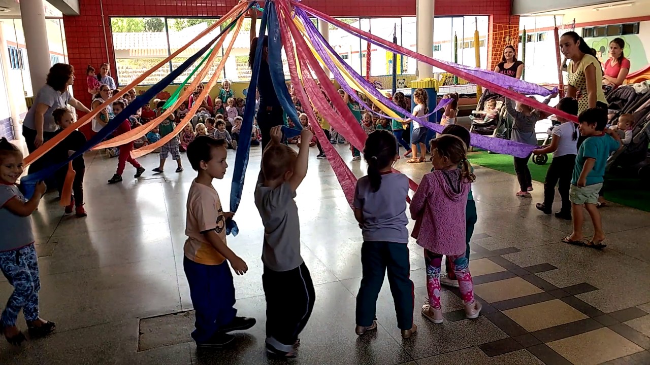 Apresentação da  Turma PréI C Arco Iris( XUXA)
