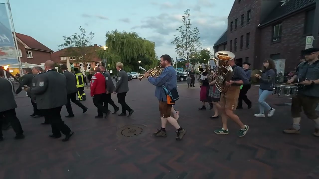 (2/3) Das Horneburger Schützenfest 2025 🥁🎺 mit Fackelumzug 🔥  am 04.07.2025