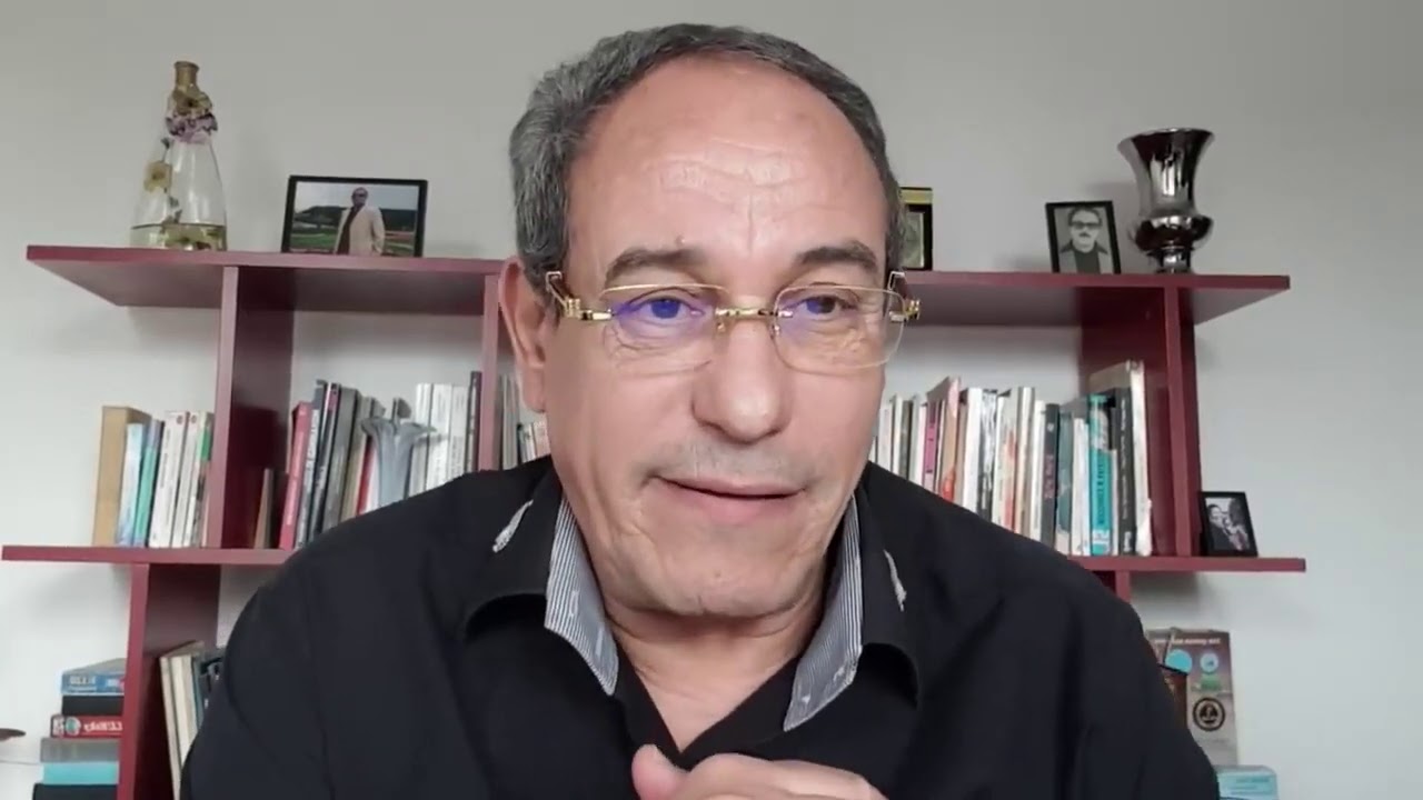 عندما كانت تتوسط زوجته Quand sa défunte épouse intercédait en sa faveur pour sa promotion