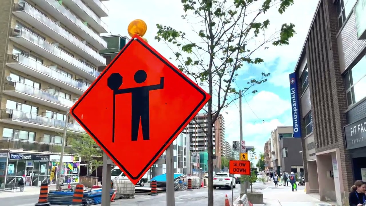 [4K] Toronto Walk: Yonge and Eglinton to Science Centre