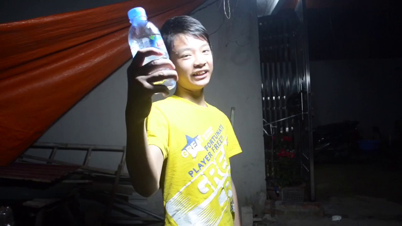 Đỉnh cao của nghệ thuật ném chai nước (Water bottle flip) | DucDatProductions