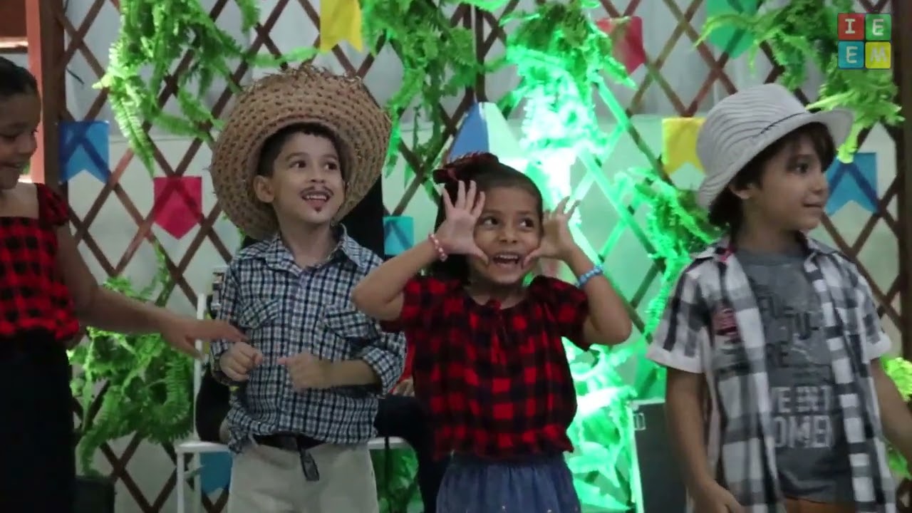 APRESENTAÇÃO PRE ESCOLAR E 1 ANO