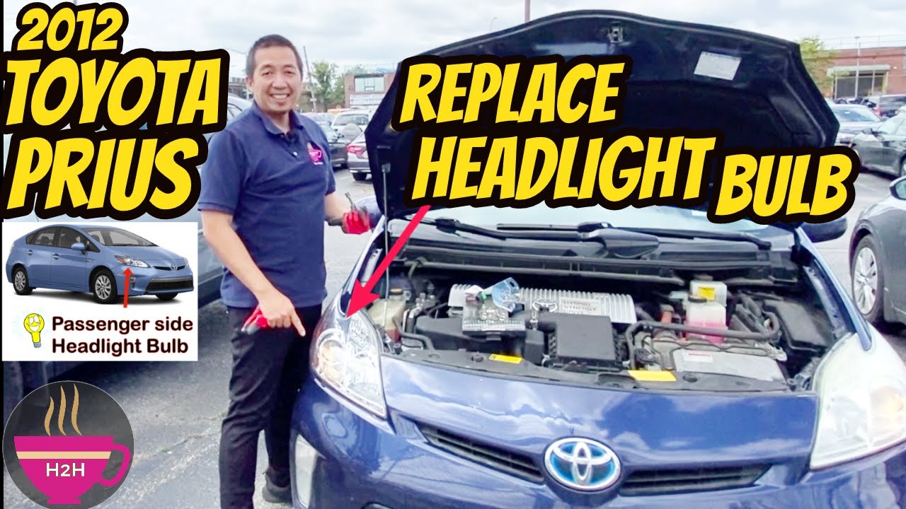 Инструкция: замена лампы фары пассажира на Toyota Prius 2012 года (чрезвычайная ситуация в услови...