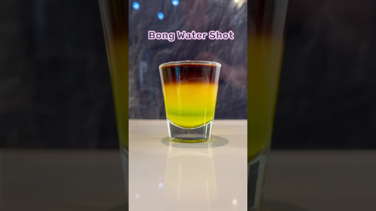 Bong Water Shot (a delicious layered shot, very easy to do at home) recipe in the comments👇 #shots