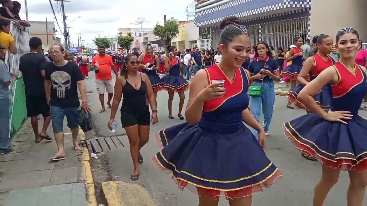 desfile  do dia  7 de  setembro da  cidade  de  Limoeiro 2023