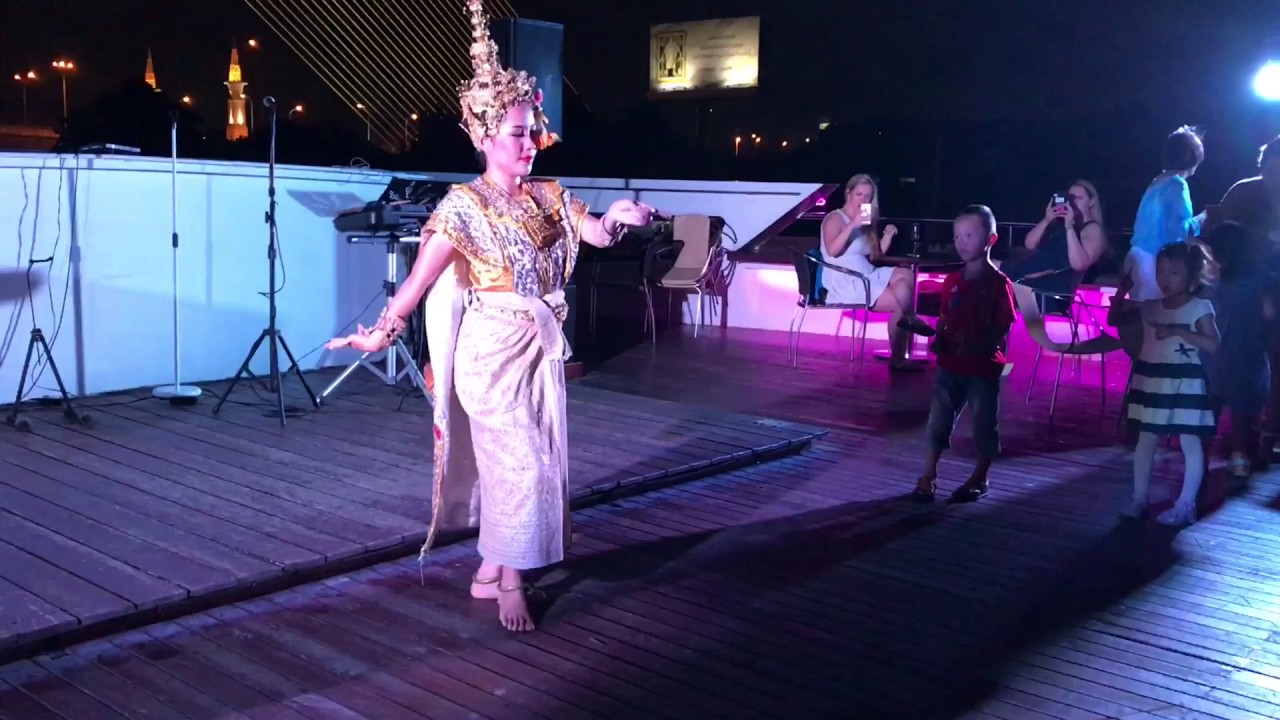 Wonderful Pearl Dinner Cruise @ Bangkok, Thailand