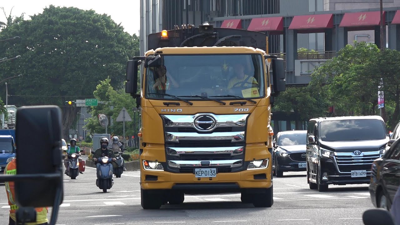 台北市環保局大型轉運垃圾車KEP-0133定點收運紀錄Taiwan Garbage Truck in Taipei City, Taiwan  (ゴミ収集車、대만 쓰레기차 )