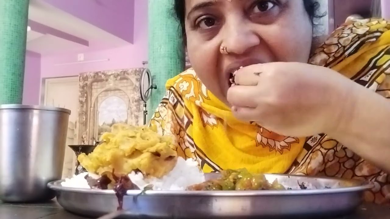 Chawal Aalu Ka Bharta aur salad