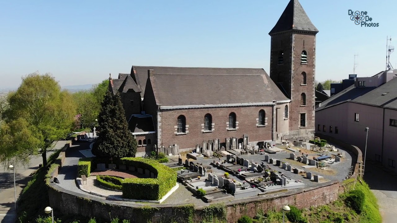 En survolant le Mont Saint Aubert