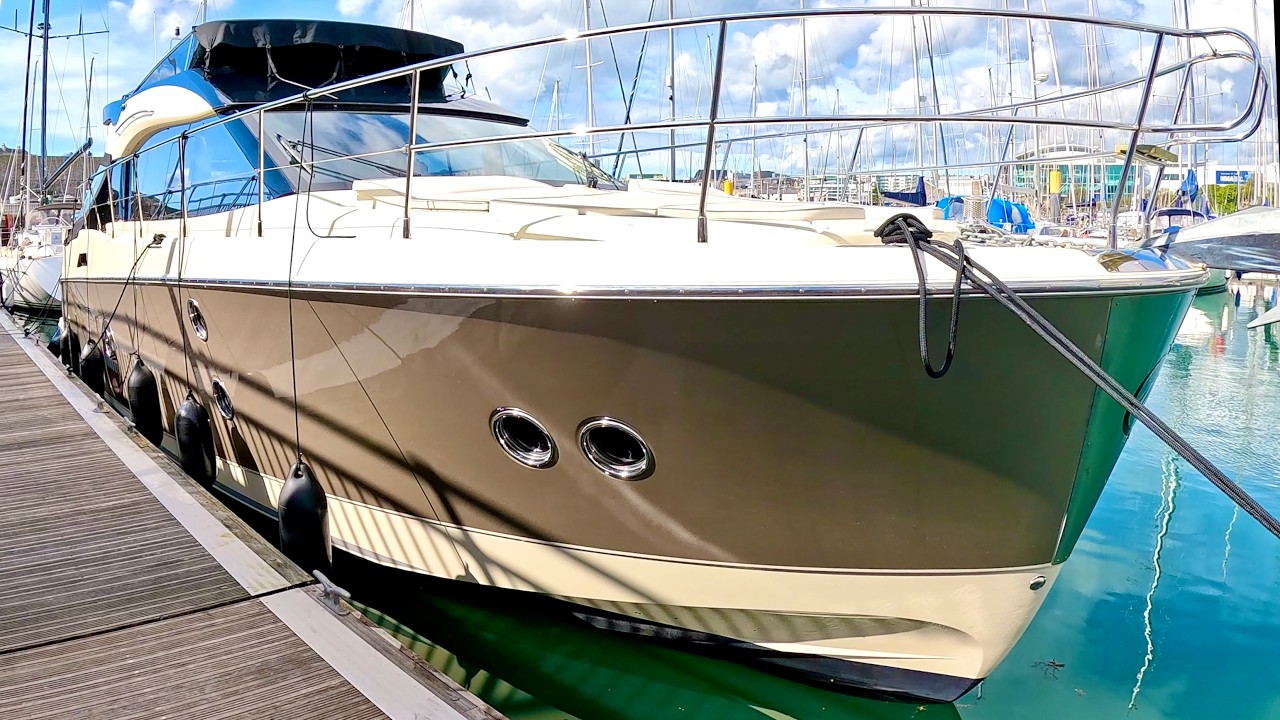 &pound;456,000 Yacht Tour : 2014 Beneteau Monte Carlo MC5