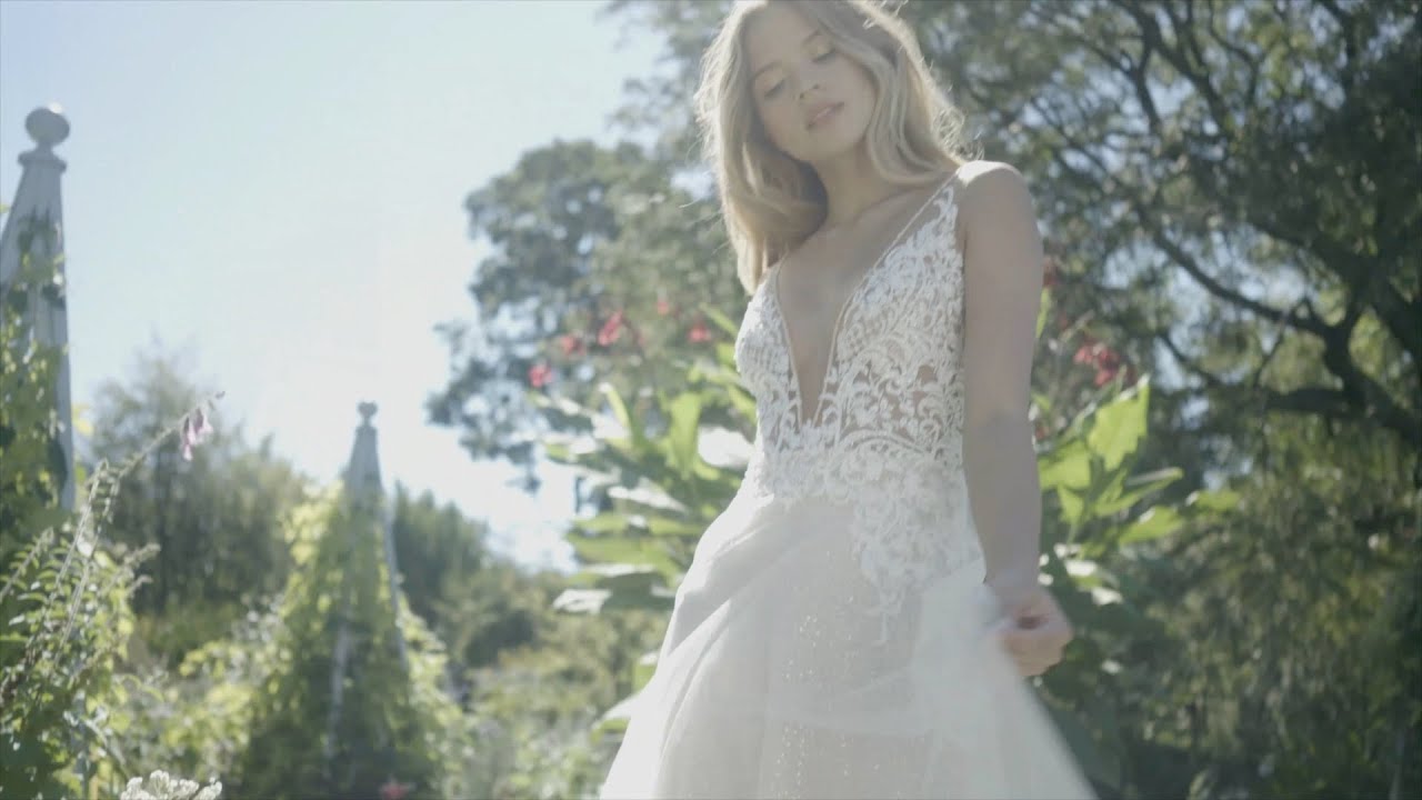 Ines by Ines Di Santo Fall 2022 | New York Fashion Week Bridal | VRAI Magazine