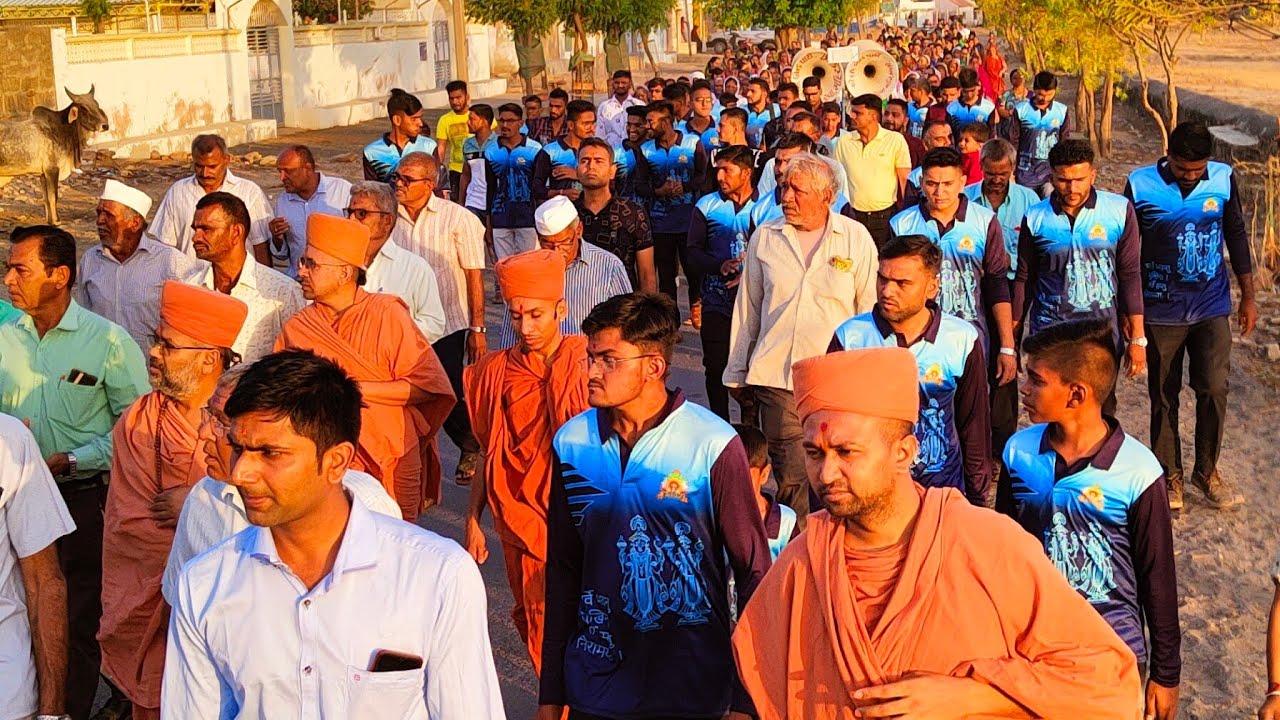 શ્રી સ્વામિનારાયણ મંદિર કોડકી પાટોત્સવ નિમિતે સંધ્યાફેરી ની રમઝટ......