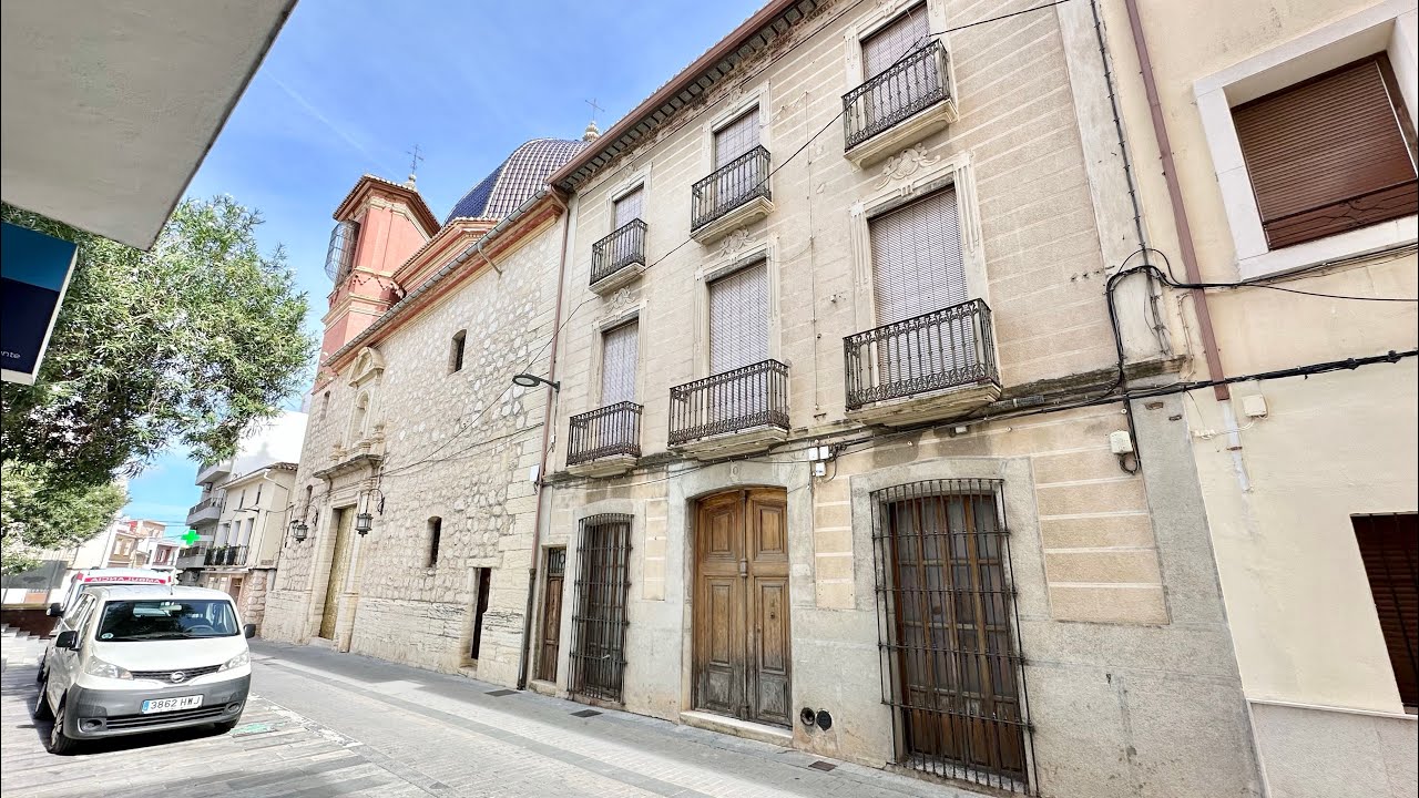 Ref. V96014 Village house with over 100 years of history in the old town of Pego