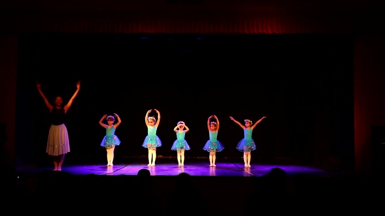 Gisele Alvim Escola de Dança - Festival Interno 2022 - ENCANTO - Pré Ballet
