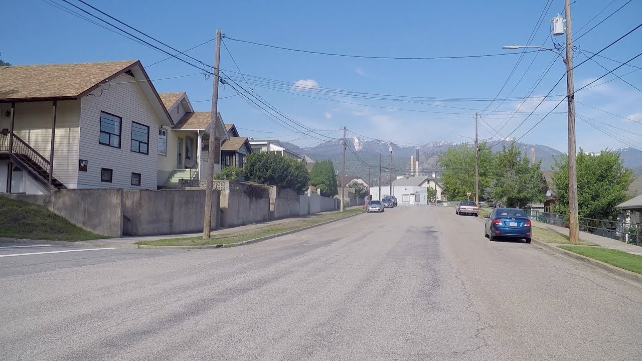 Life in Trail BC Canada. Driving Around Homes/Houses/Property. Small City.