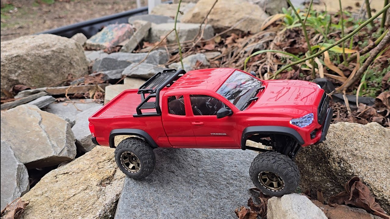 FMS FCX24M Toyota Tacoma — лучшая 24-метровая модель на данный момент. Этот радиоуправляемый груз...