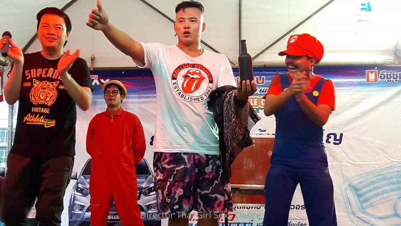 คิว สีทันยา จากรายการ ไทยแลนด์ก็อตทาเลนต์ โชว์ “กายกรรมตลกสุดฮา ปิดตาโยนมีด